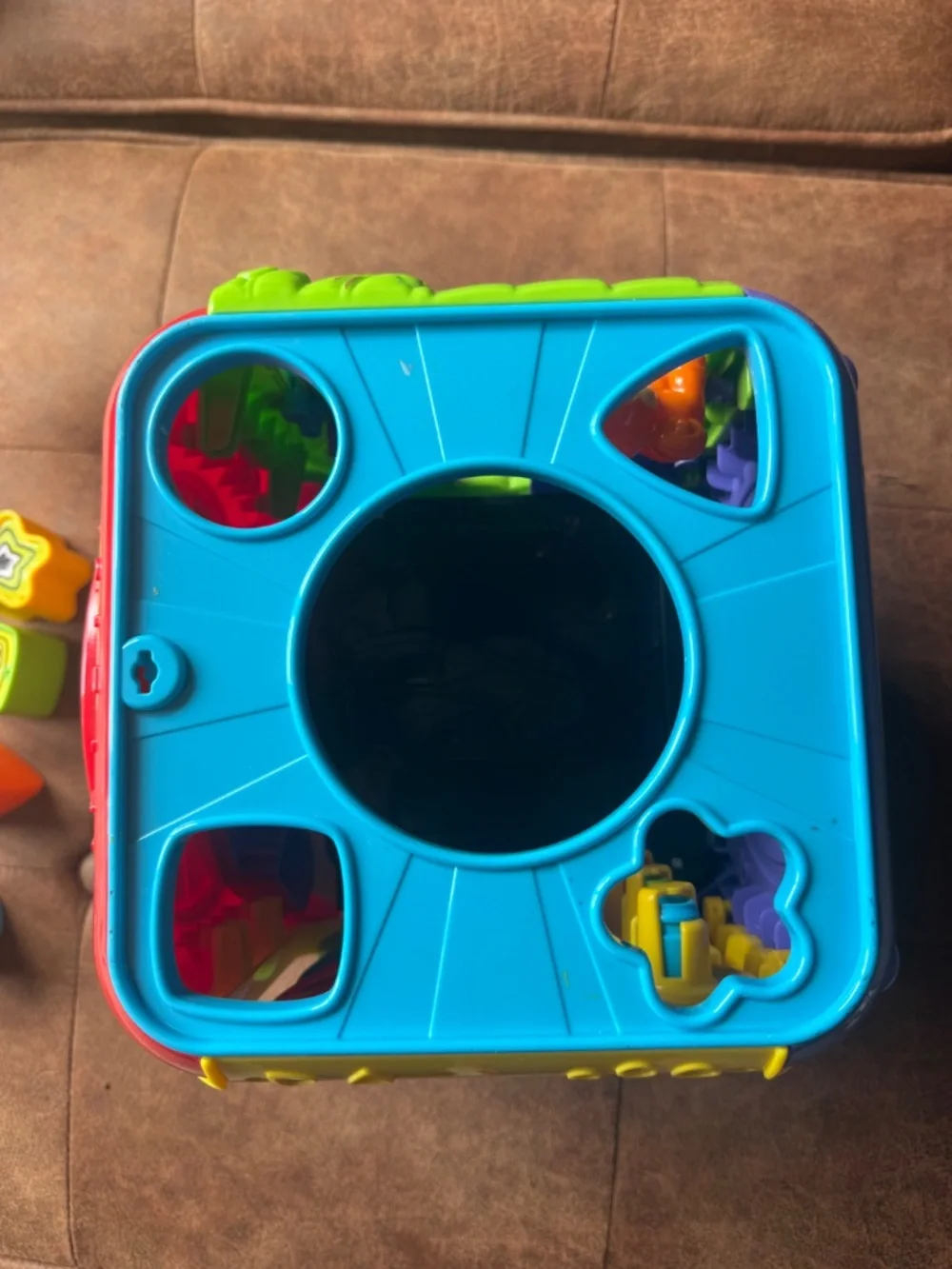 Vtech activity cube with shapes